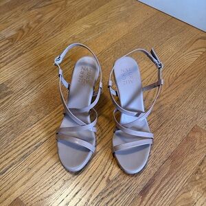 Naturalizer Women's Luisa Nude Strappy Sandals  NWOB